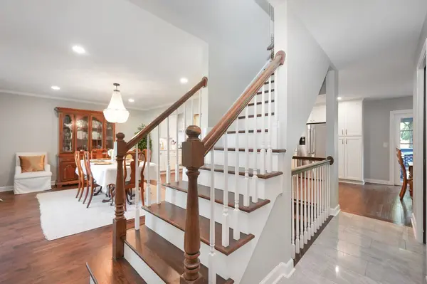 110 Green Valley DR, Naperville, IL 60540