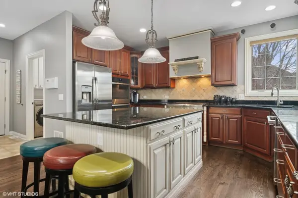 101 Lucy CT, Lake Zurich, IL 60047