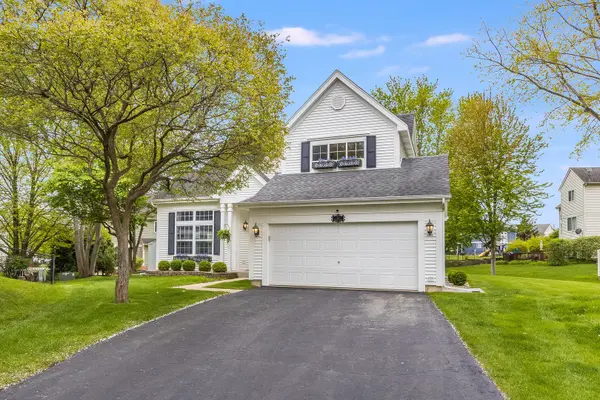 11 Cobbler CT, South Elgin, IL 60177