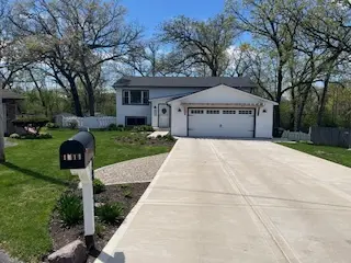 1811 MAPLEWOOD CT, Lindenhurst, IL 60046