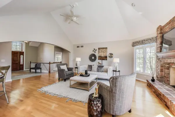 40W333 William Cullen Bryant ST, St. Charles, IL 60175