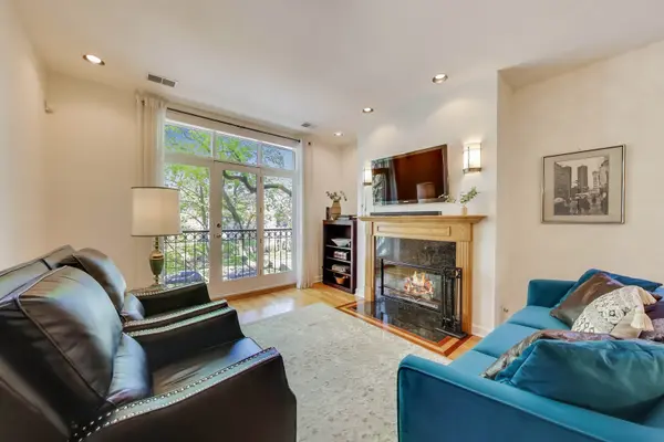 1349 W Chase AVE #2E, Chicago, IL 60626