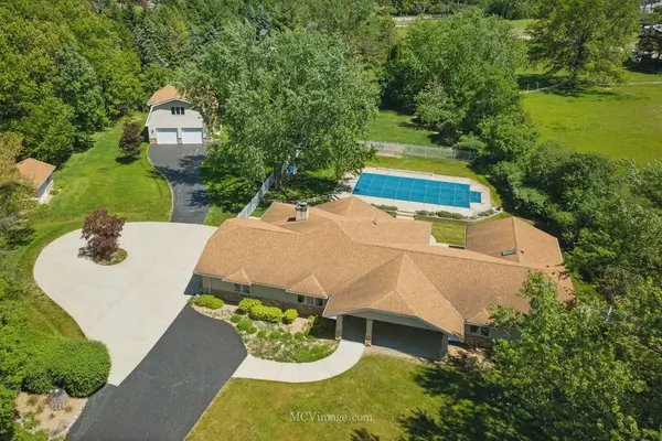 134 Old Creek RD, Palos Park, IL 60464