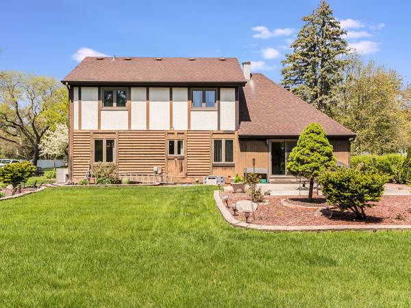 1346 Leverenz RD, Naperville, IL 60564