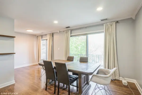 725 W Huntington Commons RD #407, Mount Prospect, IL 60056
