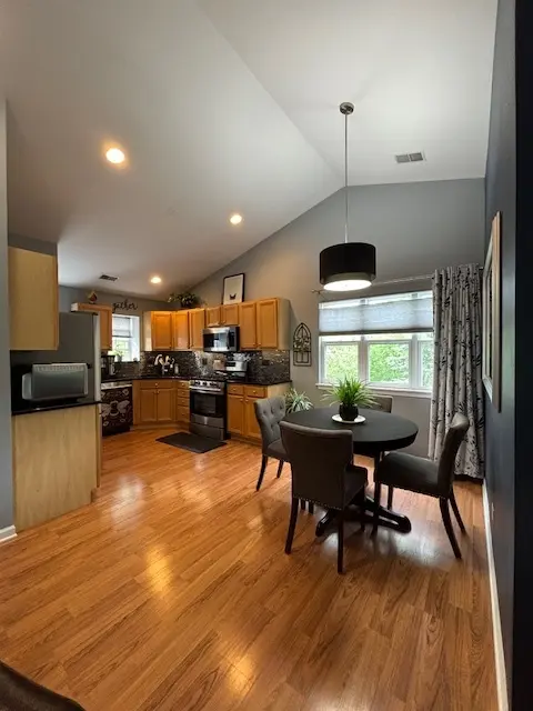 39766 N Tee Side CT #39766, Antioch, IL 60002