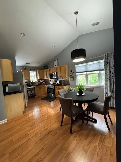 39766 N Tee Side CT #39766, Antioch, IL 60002