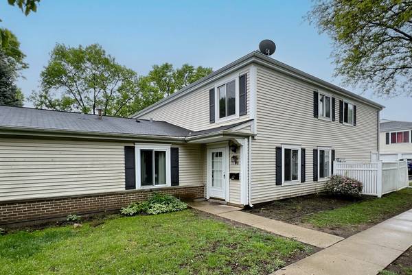 1190 COVE DR, Prospect Heights, IL 60070