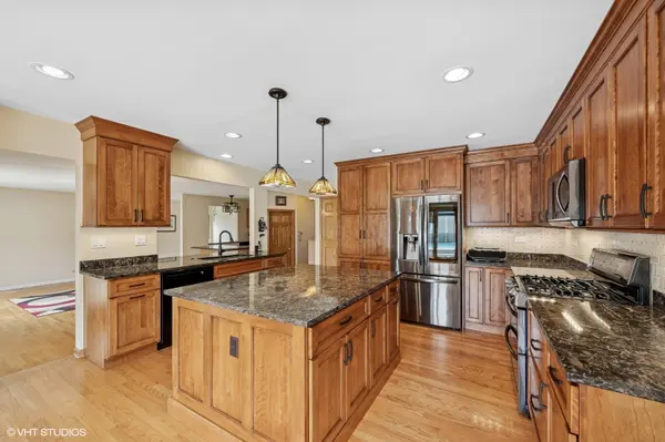 4351 N Cottonwood TRL, Hoffman Estates, IL 60192