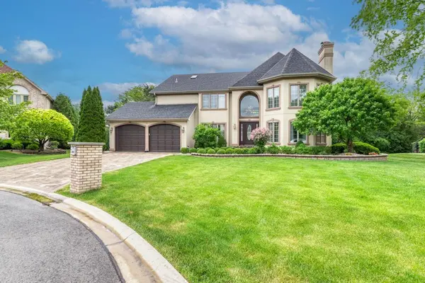 1505 Old Oak PL, Darien, IL 60561