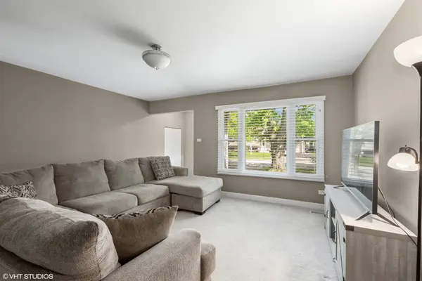 5142 Deerpath RD, Oak Forest, IL 60452
