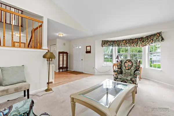 1030 Prairie DR, Algonquin, IL 60102