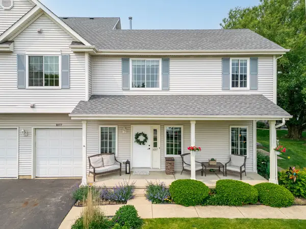 1077 Castleshire DR,  Woodstock,  IL 60098