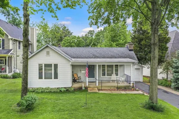 720 Jackson AVE, Naperville, IL 60540