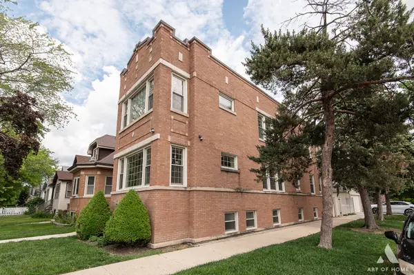 3301 N KILBOURN AVE, Chicago, IL 60641