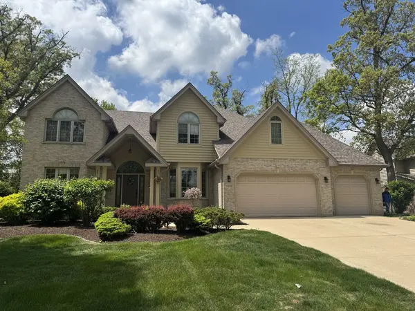 11996 Oak Tree LN, Lemont, IL 60439