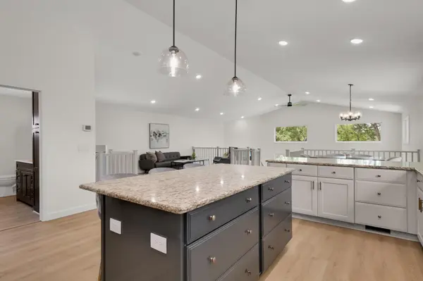 8350 Amsden Ridge DR, Bloomington, MN 55438