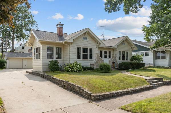618 DICKINSON ST, New London, WI 54961