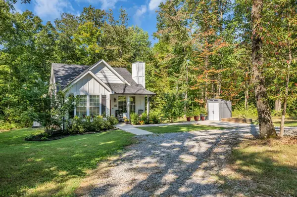 684 Slaydenwood Rd, Vanleer, TN 37181