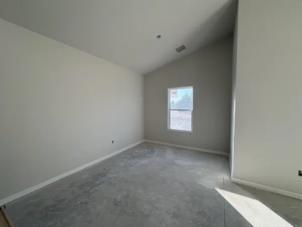 5713 Plumthicket St, Bel Aire, KS 67226