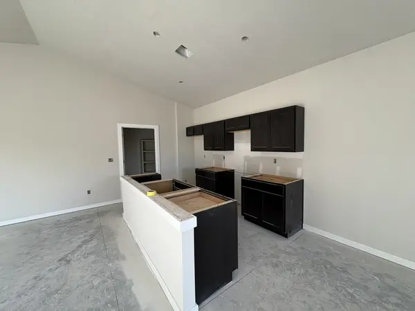 5713 Plumthicket St, Bel Aire, KS 67226