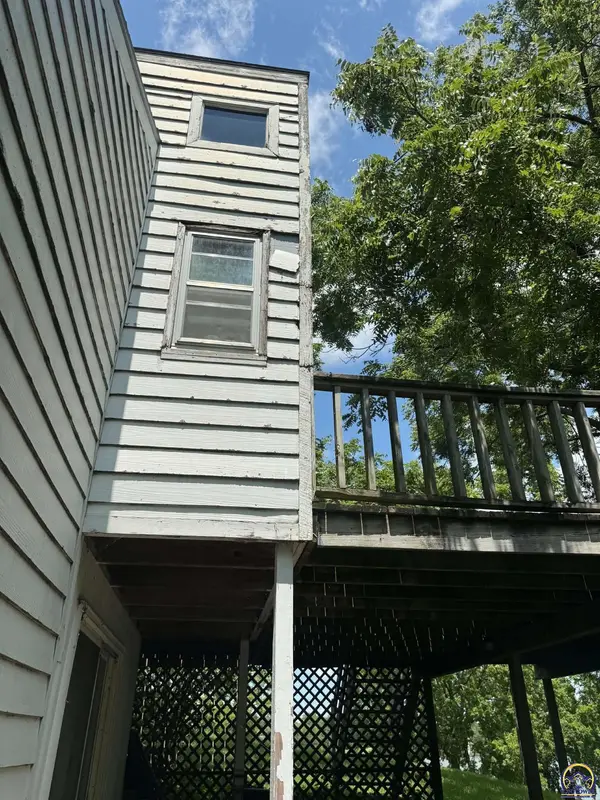 212 S Shore Dr, Council Grove, KS 66846