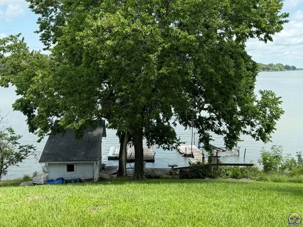 212 S Shore Dr, Council Grove, KS 66846