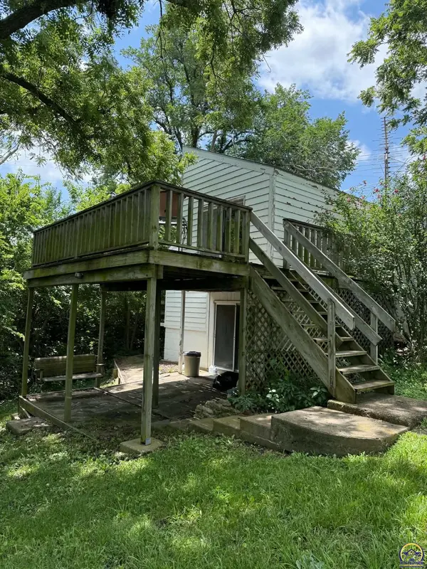 212 S Shore Dr, Council Grove, KS 66846