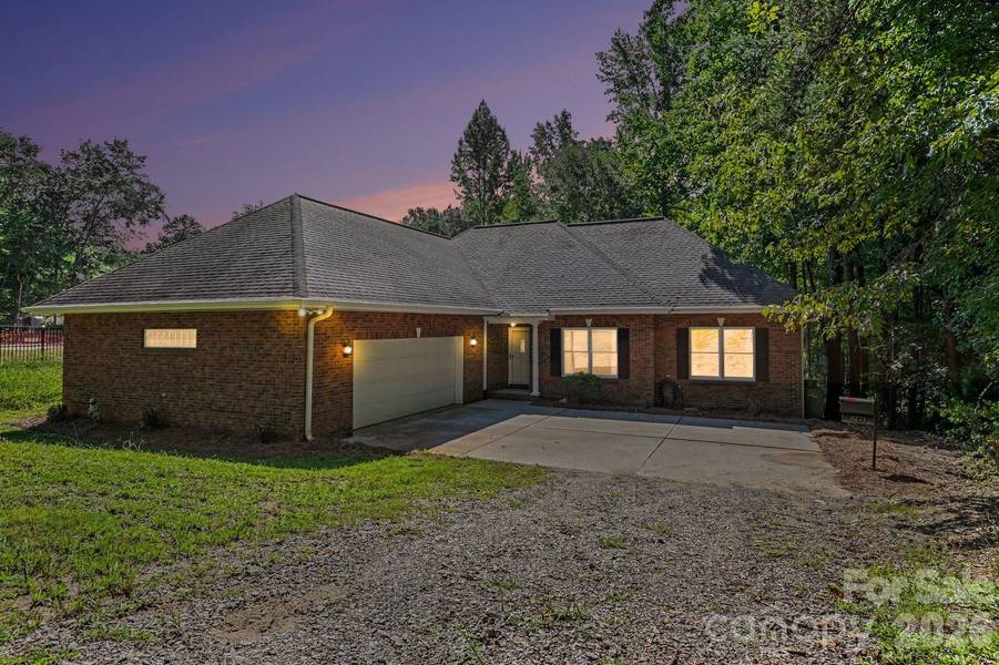 8271 Long Island RD, Catawba, NC 28609