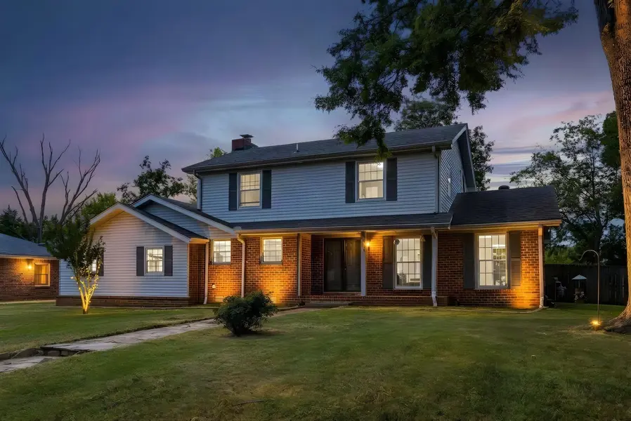 3840 Lake Aire Dr, Nashville, TN 37217