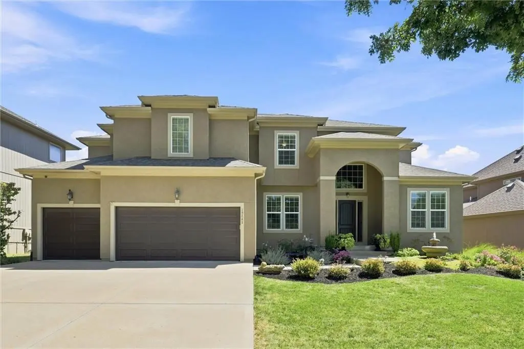 15447 W 164 TER, Olathe, KS 66062