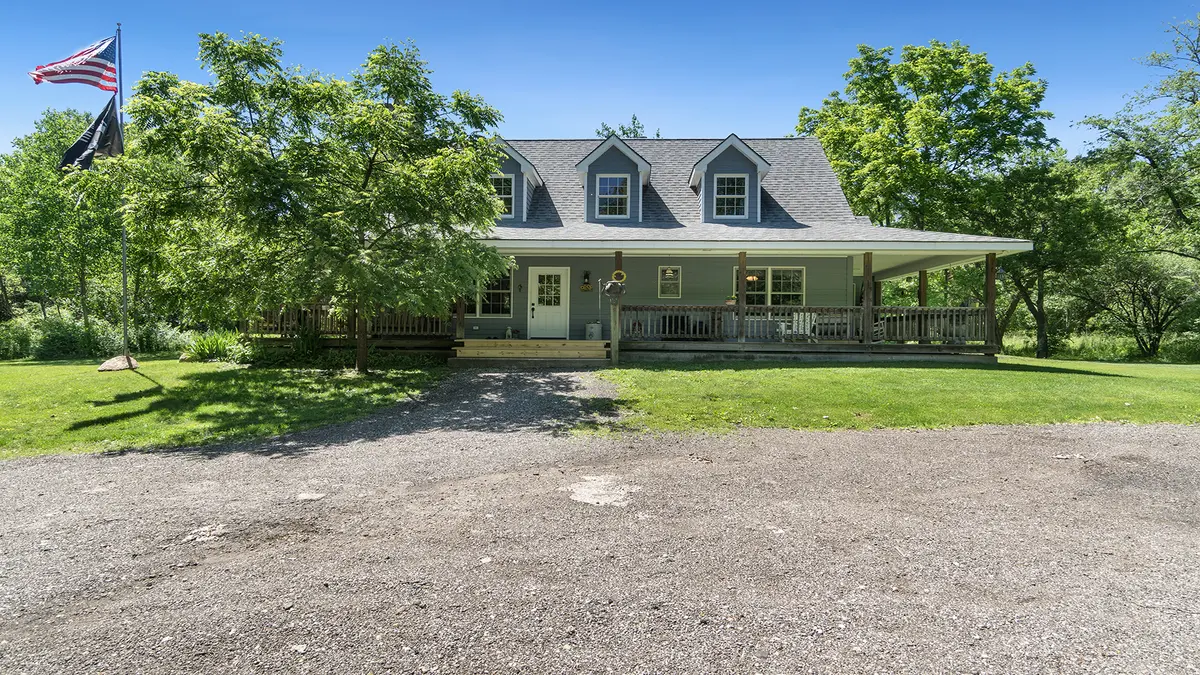 2911 Thompson RD, Wonder Lake, IL 60097