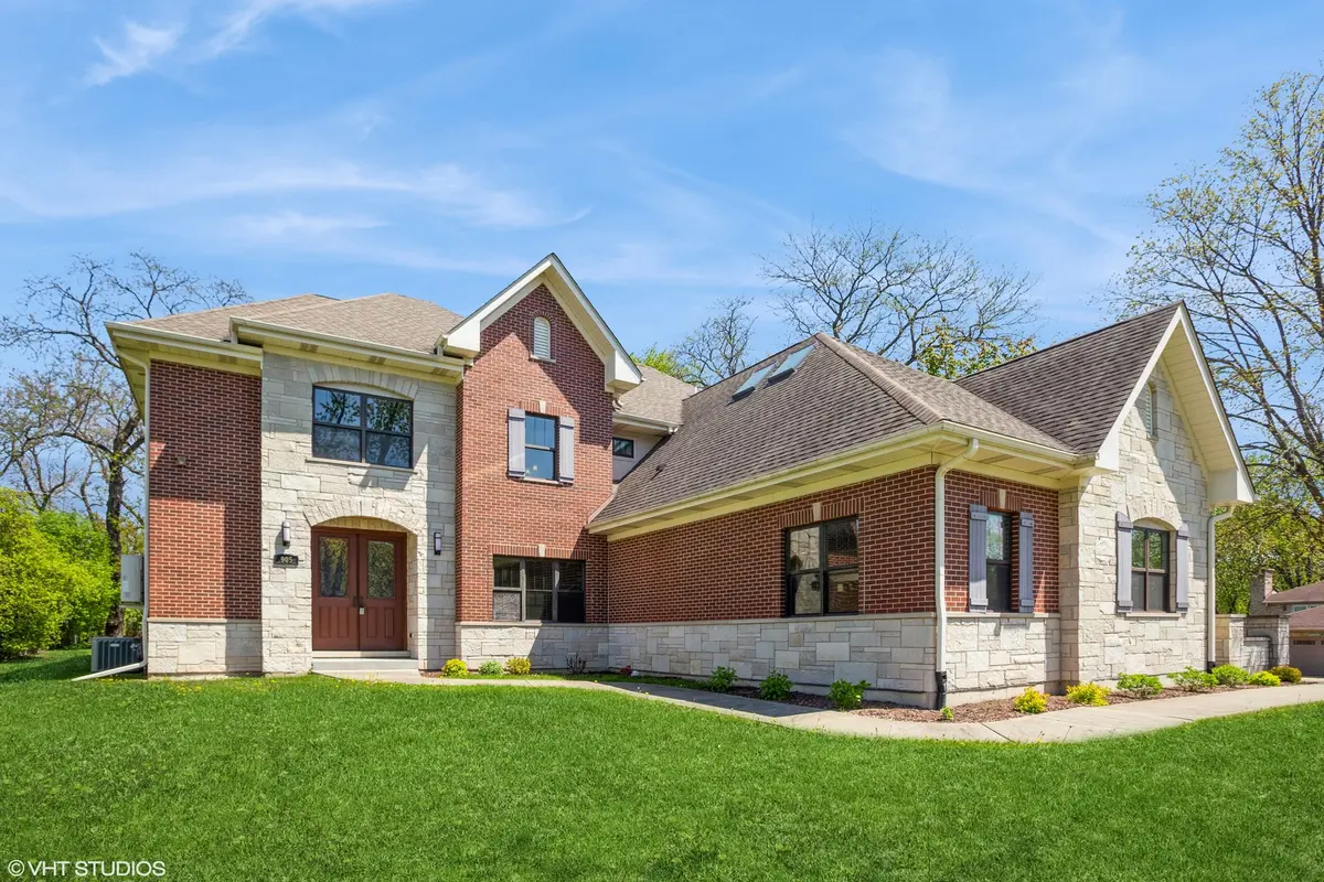 905 Basswood ST, Hoffman Estates, IL 60169