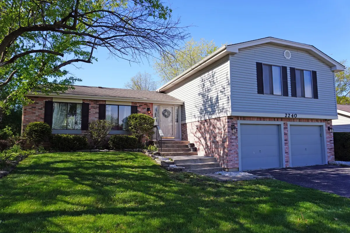 2240 Greenbay DR, Hanover Park, IL 60133