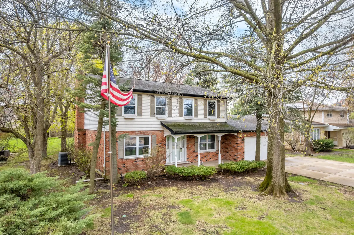 21W221 North LN, Itasca, IL 60143