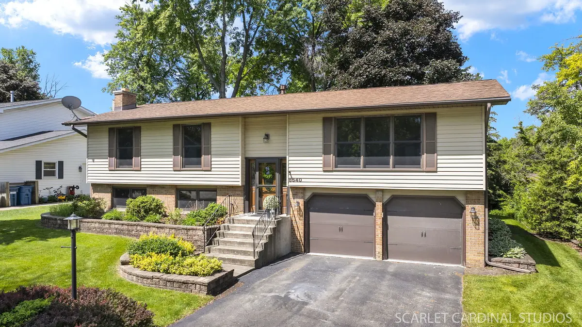 6540 Terrace DR, Downers Grove, IL 60516