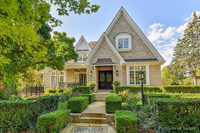 305 S Wright ST, Naperville, IL 60540