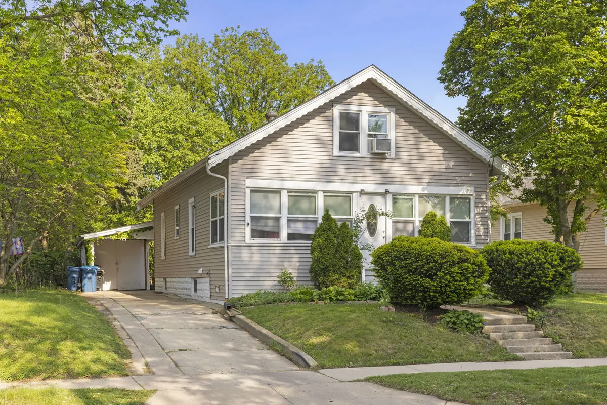 1028 5th ST, Aurora, IL 60505