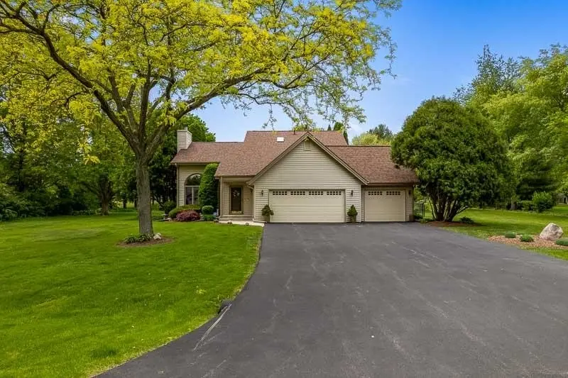 2545 CIRCLE DR, Belvidere, IL 61008