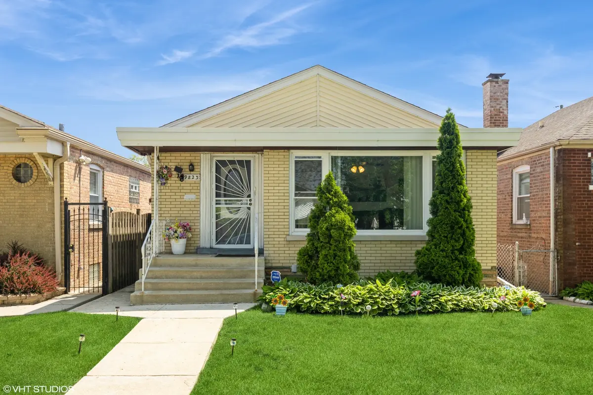 9823 S Ingleside AVE, Chicago, IL 60628