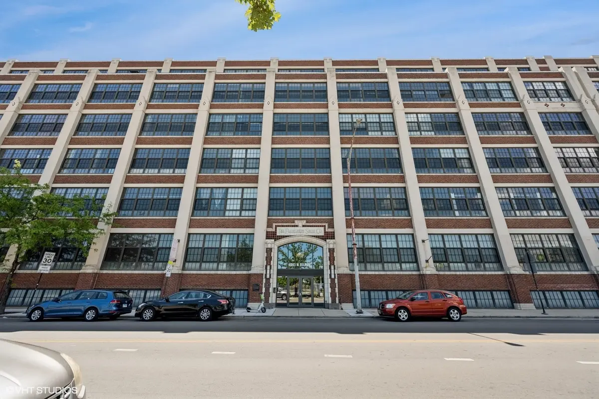 3963 W Belmont AVE #140, Chicago, IL 60618