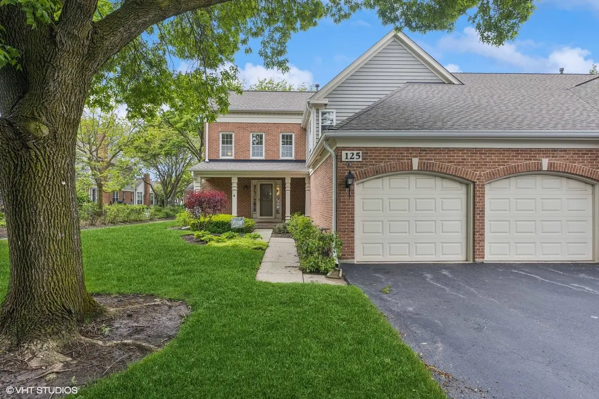 125 Yale CT, Glenview, IL 60026