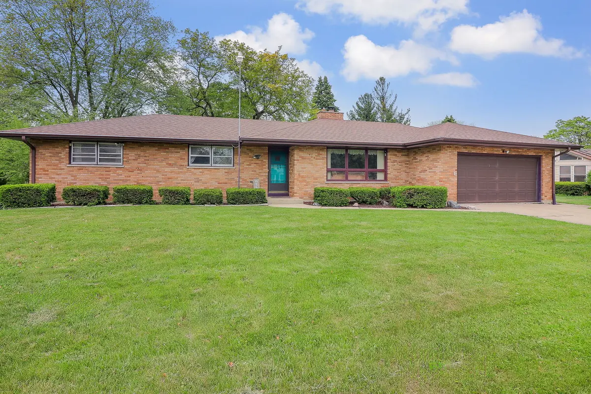 1320 Adeline CT, Aurora, IL 60505