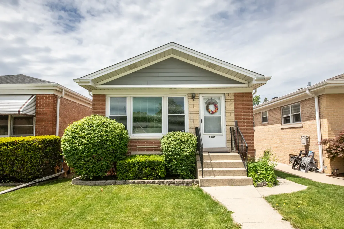 6136 N Nagle AVE, Chicago, IL 60646