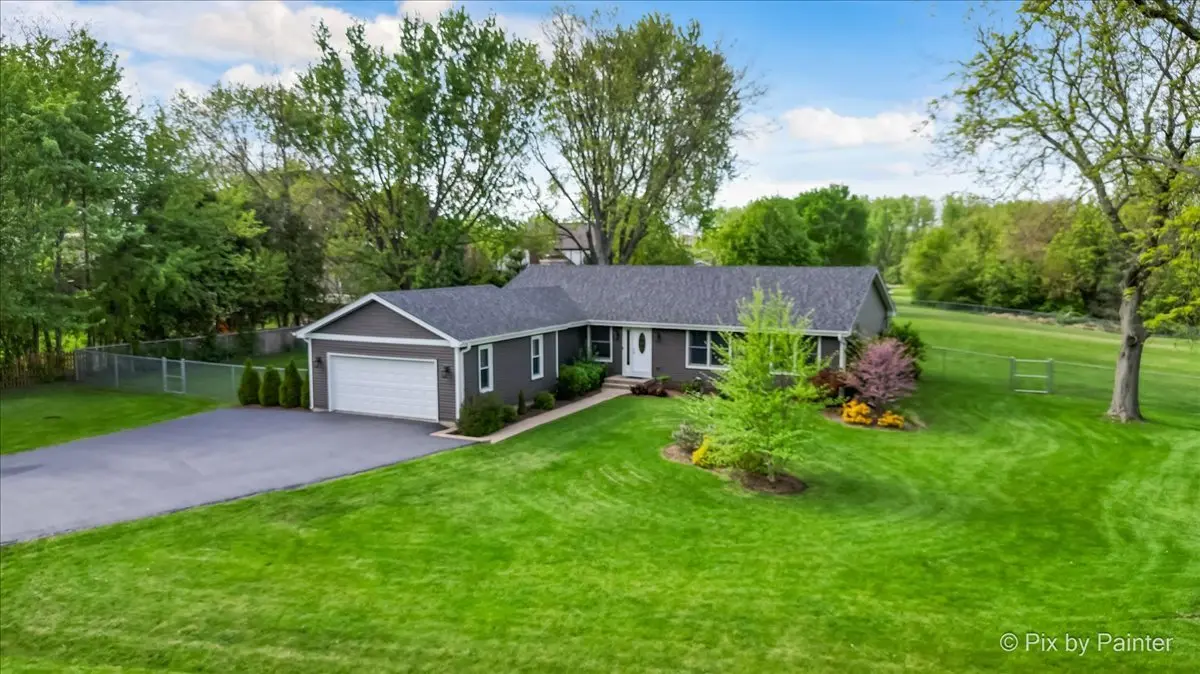 3N488 BALKAN DR, St. Charles, IL 60175