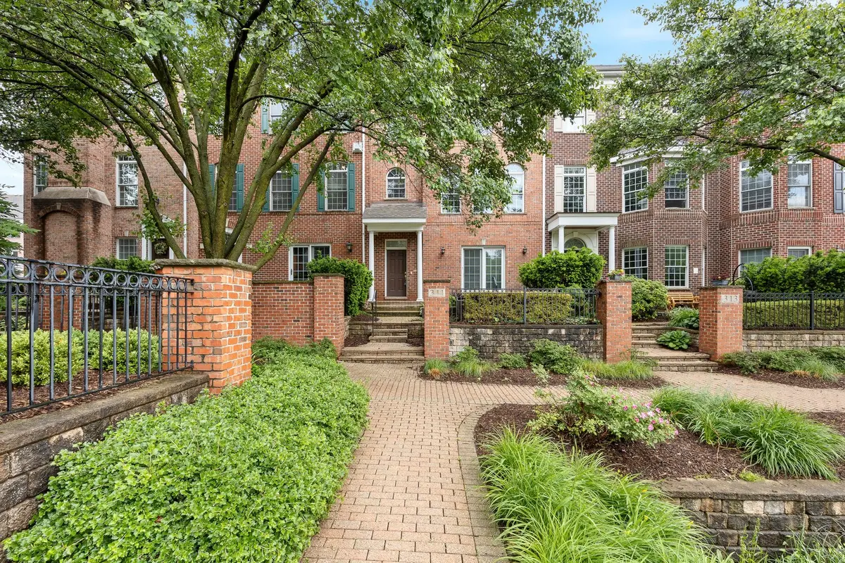 311 Big Rail DR, Naperville, IL 60540