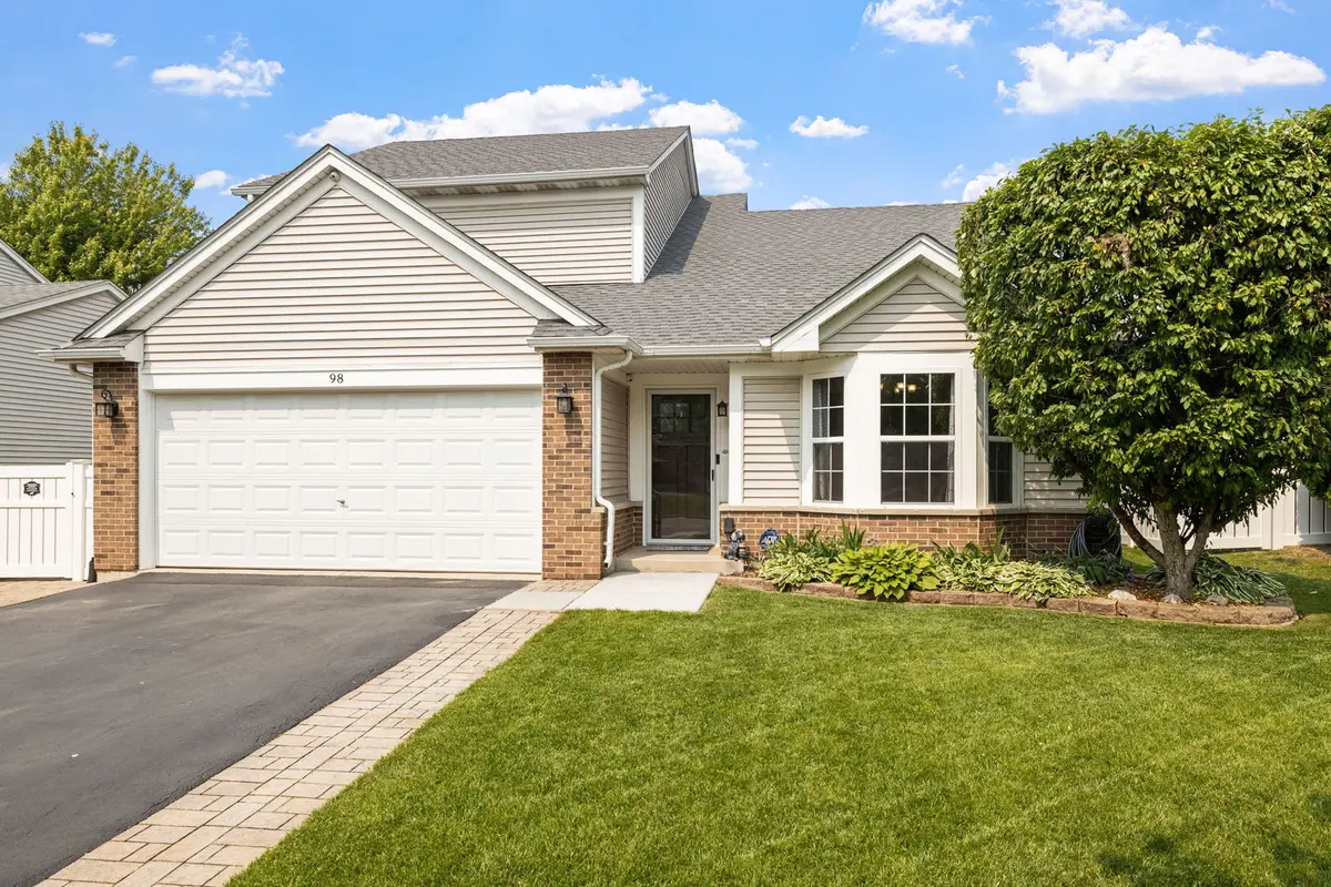 98 Kenilworth CT, Romeoville, IL 60446