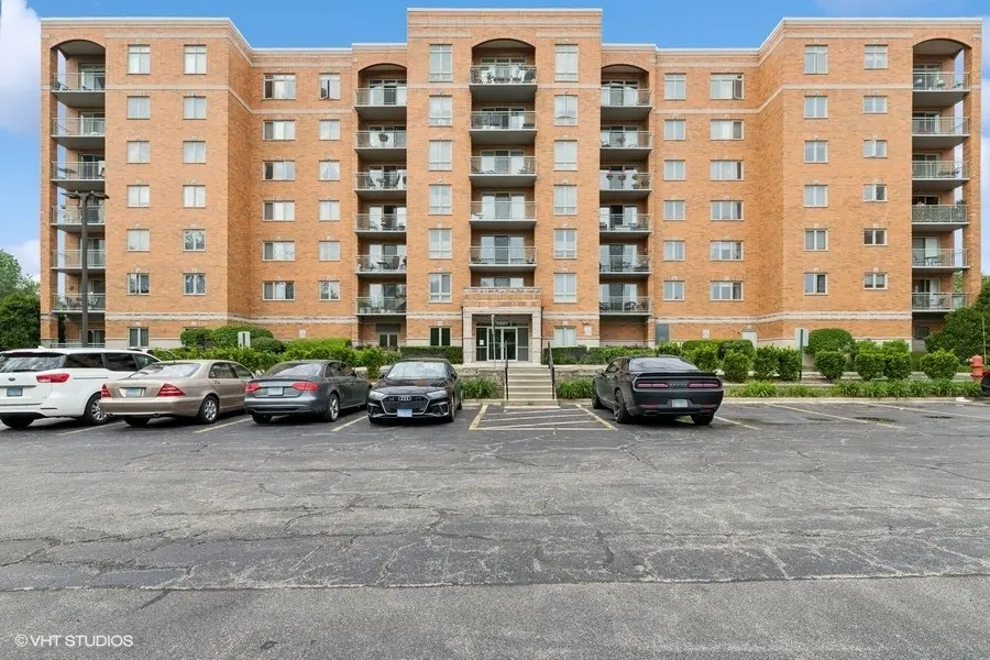 6807 N Milwaukee AVE #708, Niles, IL 60714