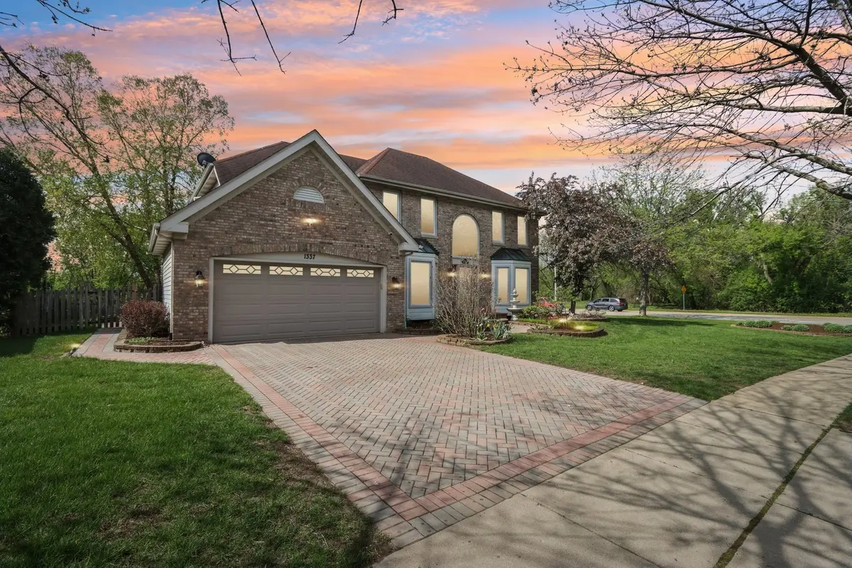1337 E Thacker ST, Schaumburg, IL 60173