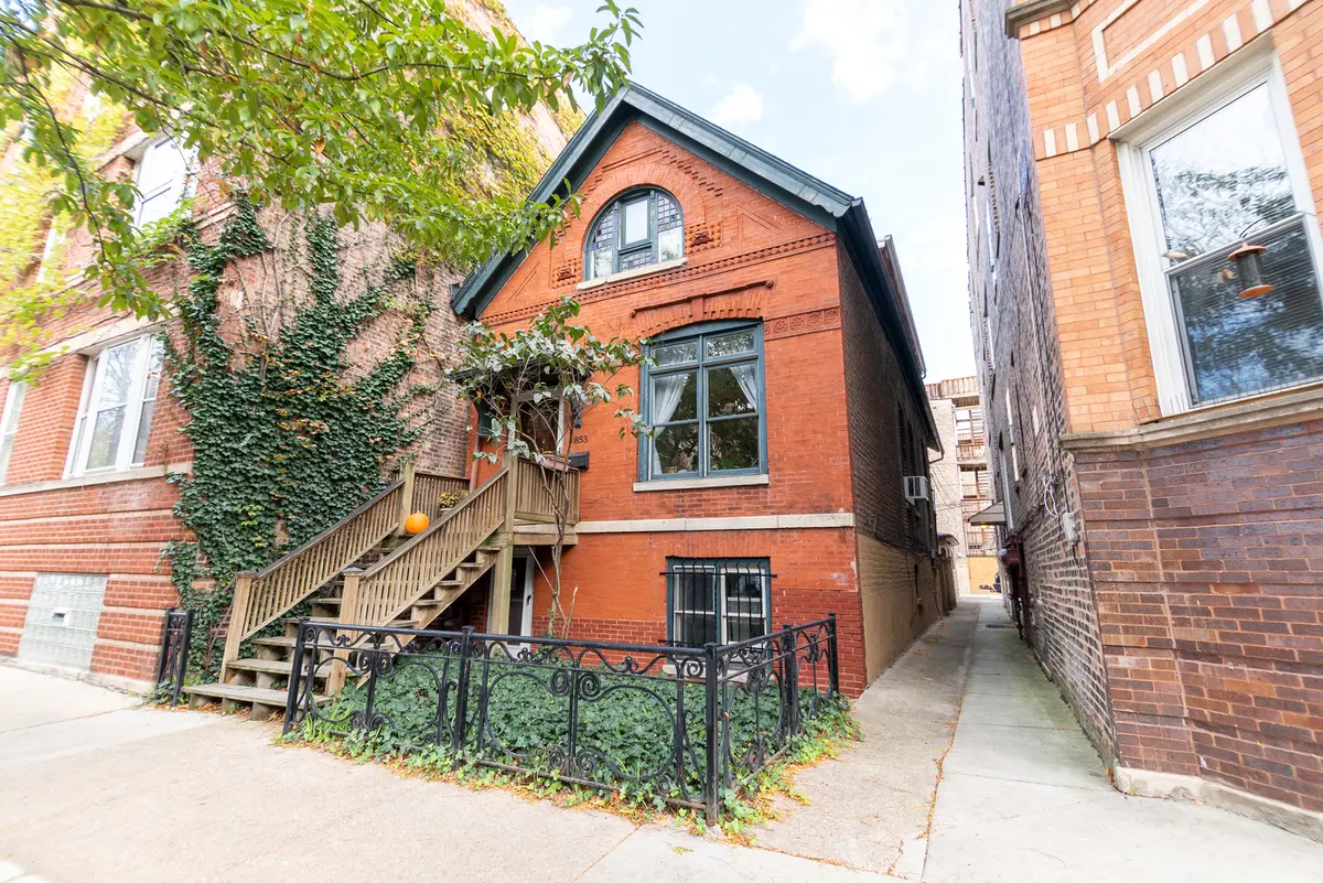 853 N Hoyne AVE, Chicago, IL 60622